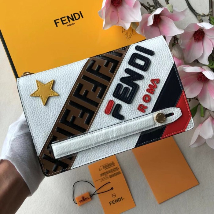 FENDI/フェンディ 長財布通販 セカンドバッグ FD19P280-FD23