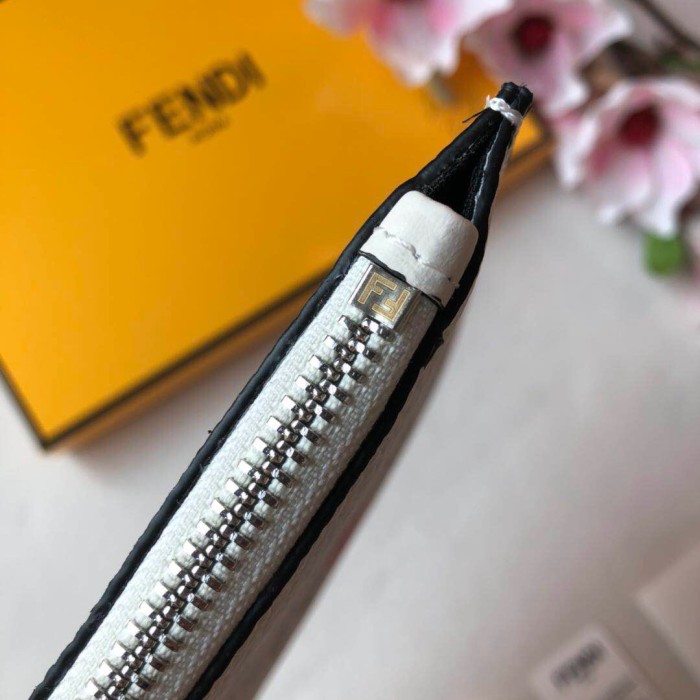 新作 FENDI/フェンディ セカンドバッグ ポーチ FE19P180-FD09
