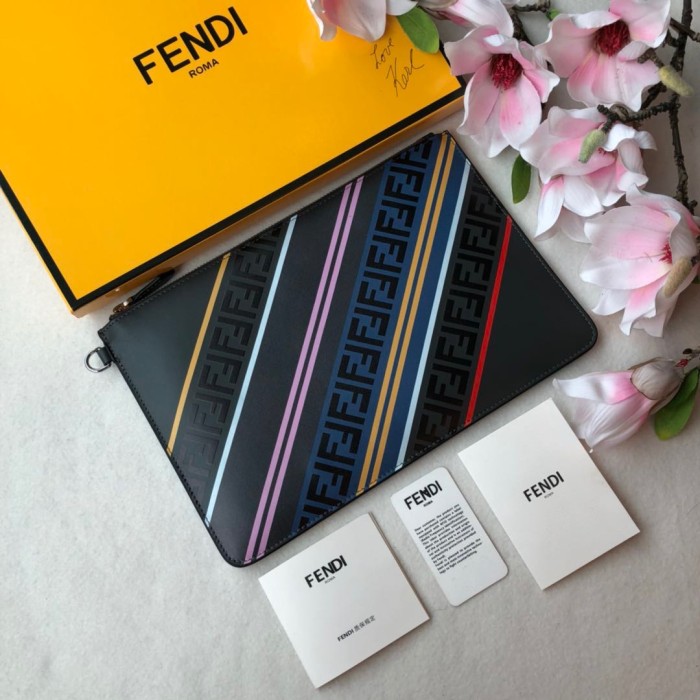 新作 FENDI/フェンディ メンズ セカンドバッグ FE19P180-FD04