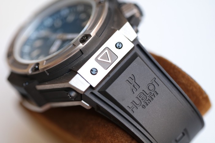 ウブロ SWISS 4100搭載 キングパワー731.NX.1190.RX GX2001P1750-4100-2