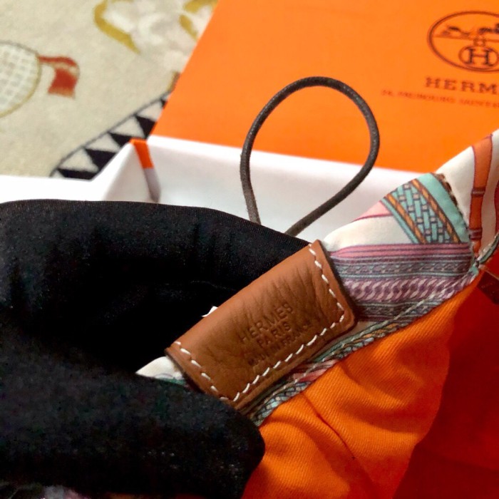 新品 エルメス [HERMES] ポーチ 収納バッグ TA2001P250-HE-26