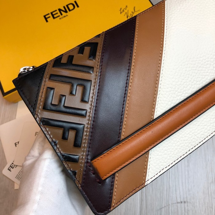 特N品 FENDI/フェンディ 財布 セカンドバッグ XD19P380-FD24