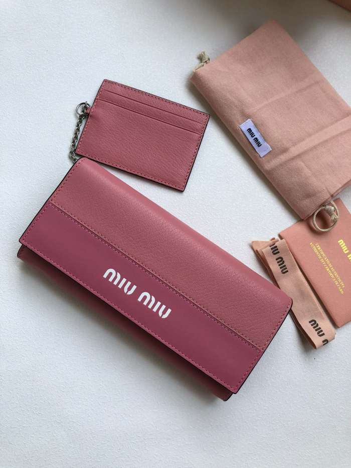 MIUMIU ミュウミュウ 新作 長財布 二つ折り財布 BLL-2001P150-5MH019