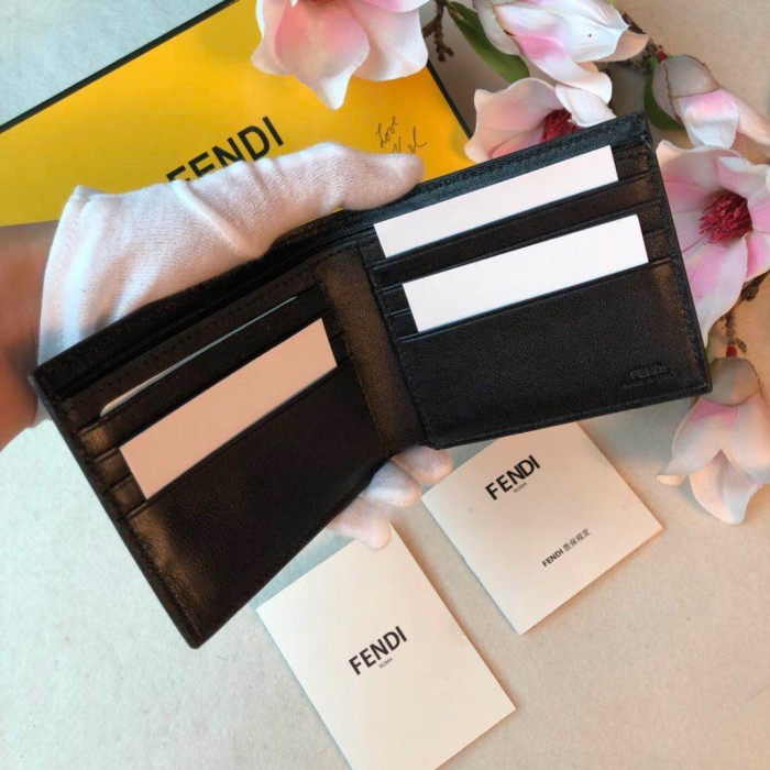 新作 FENDI/フェンディ メンズ 二つ折り短財布 FE19P110-FD07