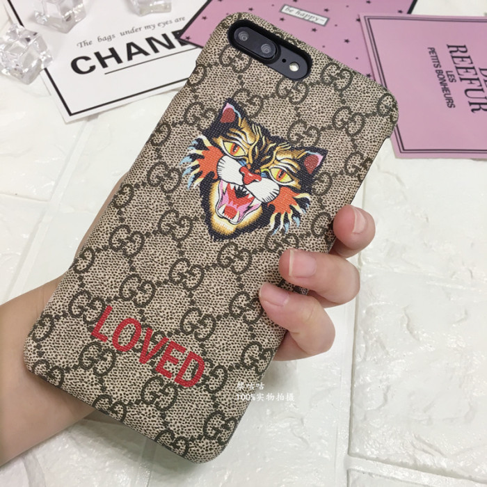 グッチ iphone xr/xs/xs maxケース オシャレ刺繍 ブランド gucci アイフォンテンアール/x/xs マックスカバー 虎豹画像付け 芸能人愛用