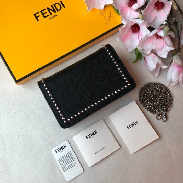 秋冬新作 FENDI/フェンディ ショルダー ハンド FD19P260-FD01