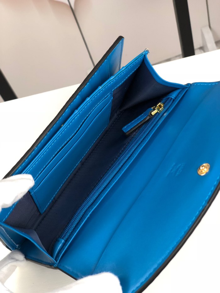 人気商品激安 エムシーエム 长財布 三つ折り財布 8008-MC515