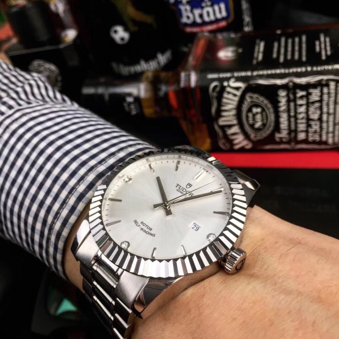 チュードル（TUDOR ）メンズ 時計 42mm 自動巻き 腕時計 TUD-TSH360-42