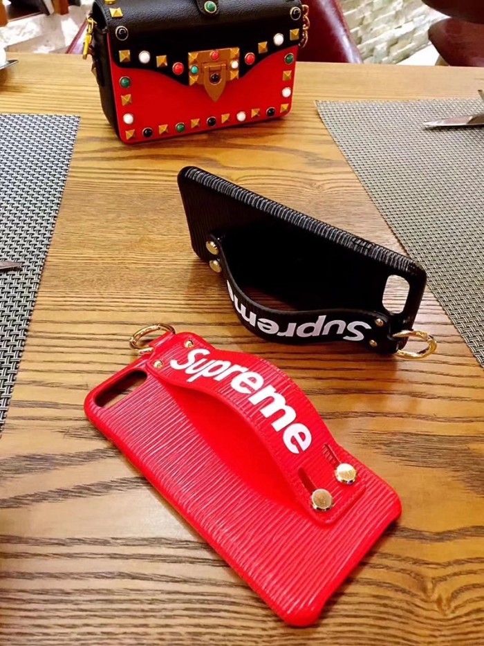 シュプリーム iphone X/xr/xs maxケース ハンドベルト付き iphone xs/8plus/7カバー 男性 女性 カップル リング付き 黒い 赤い 若者愛用