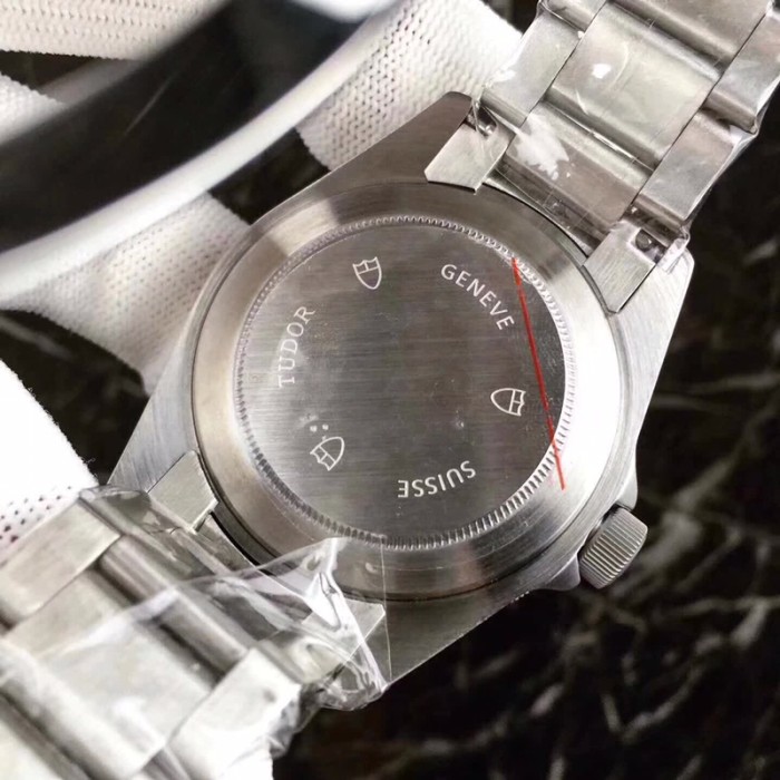 チュードル（TUDOR ）メンズ 時計 42mm 自動巻き 腕時計 TUD-TSH410-16