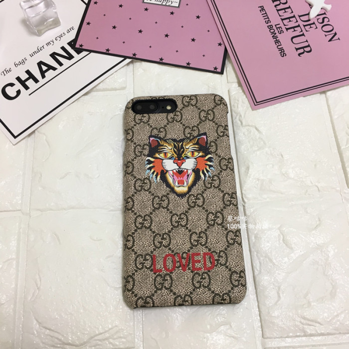 グッチ iphone xr/xs/xs maxケース オシャレ刺繍 ブランド gucci アイフォンテンアール/x/xs マックスカバー 虎豹画像付け 芸能人愛用