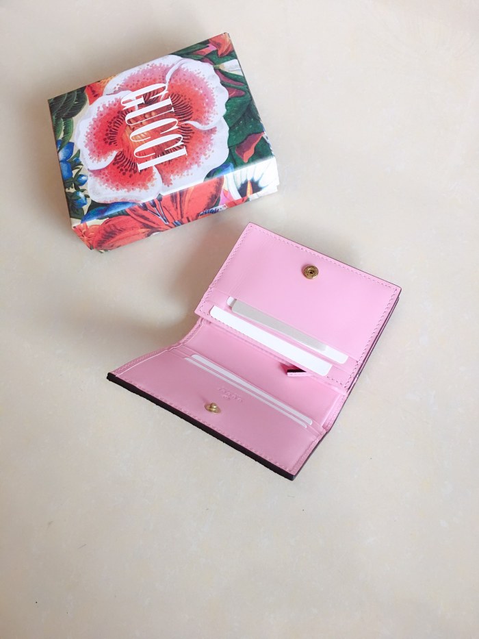 GUCCI グッチ 短財布 二つ折り財布 575839-1 人気秋冬新作