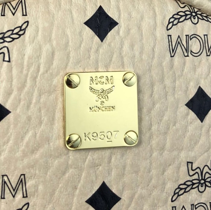 MCM(エムシーエム) 超高品質 後背包 リュック 5734-MC291