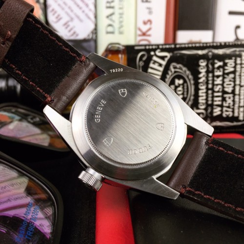 チュードル（TUDOR ）メンズ 時計 腕時計 42mm 値下受付 TUD-TSHM340-08