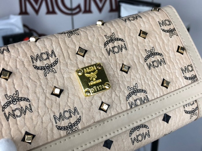 19年秋冬新作 エムシーエム 长財布 三つ折り財布 8032-MC501