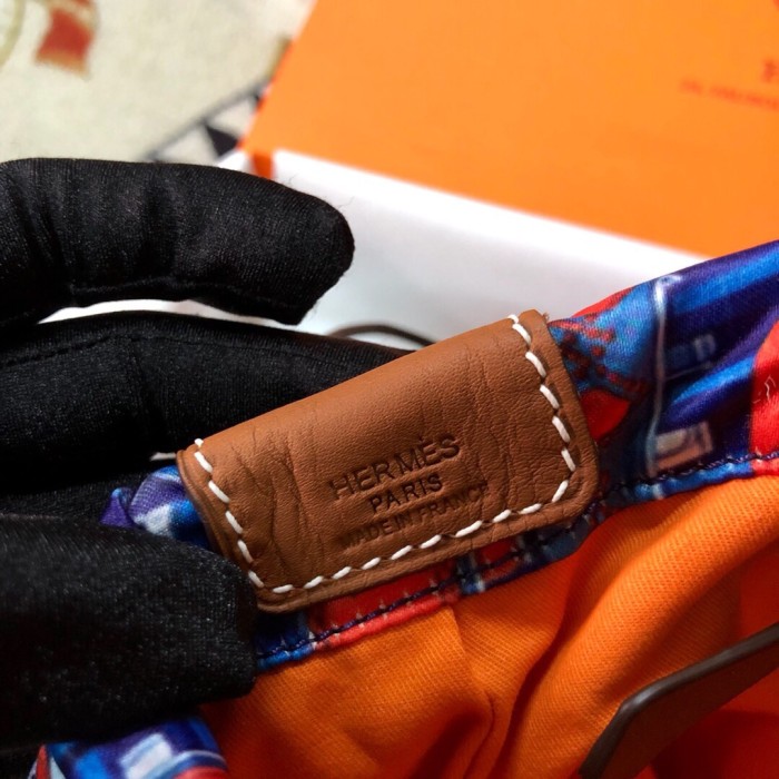 新品 エルメス [HERMES] ポーチ 収納バッグ TA2001P250-HE-23