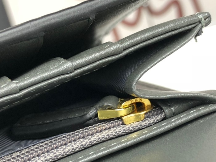人気商品激安 エムシーエム 长財布 三つ折り財布 8008-MC513
