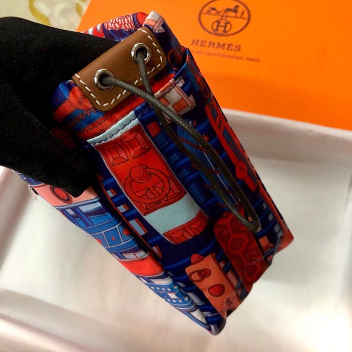 新品 エルメス [HERMES] ポーチ 収納バッグ TA2001P250-HE-23