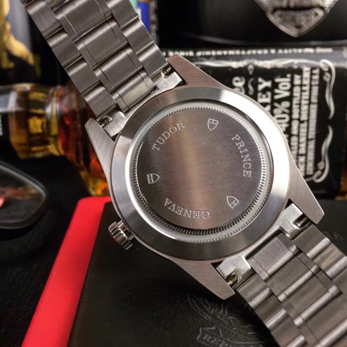 チュードル（TUDOR ）メンズ 時計 42mm 自動巻き 腕時計 TUD-TSH360-42