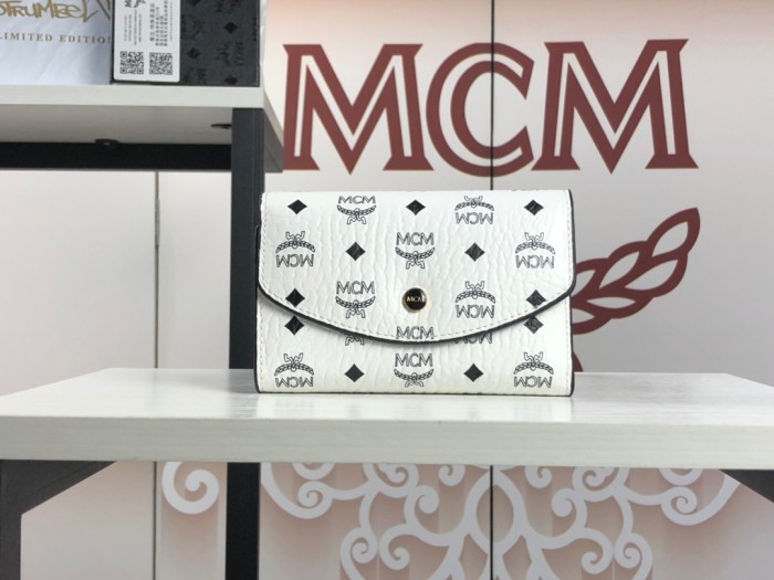 人気商品激安 エムシーエム 短財布 三つ折り財布 8009-MC508