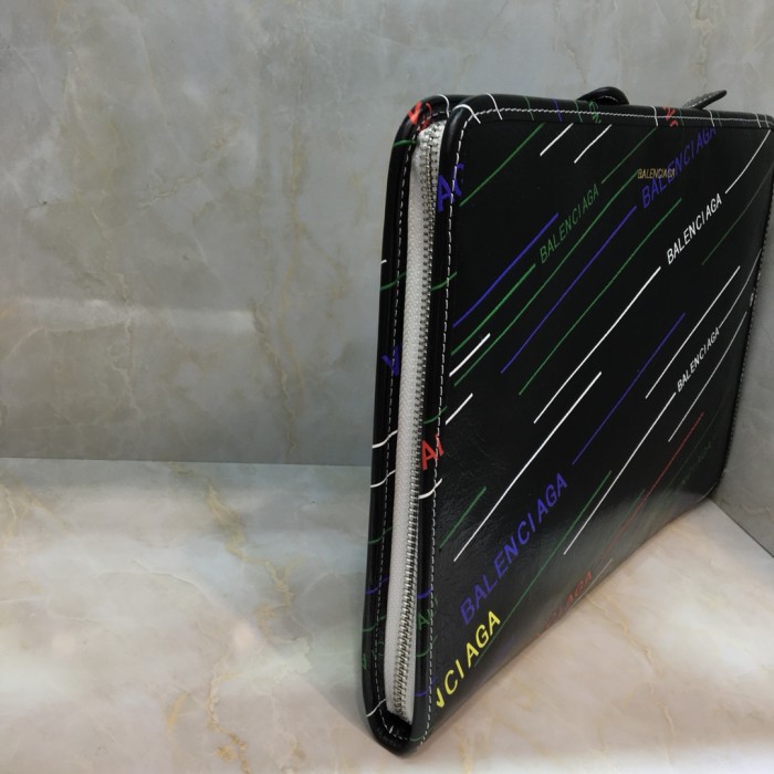 バレンシアガ ☆大人気定番商品☆ セカンドバッグ XD-2001P480-443092-2