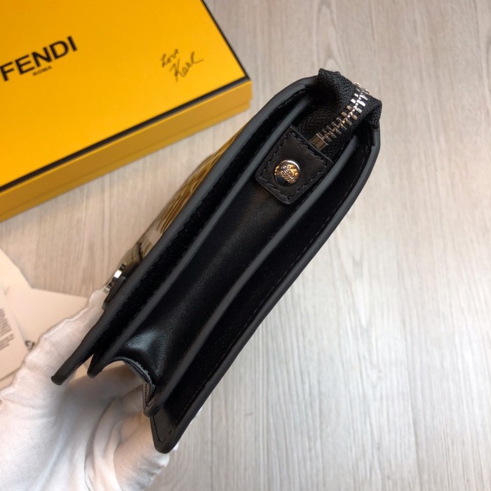 特N品 FENDI/フェンディ 財布 セカンドバッグ XD19P380-FD21