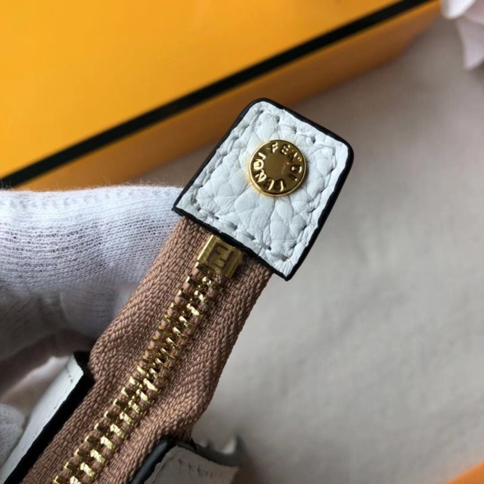 FENDI/フェンディ 長財布通販 セカンドバッグ FD19P280-FD23