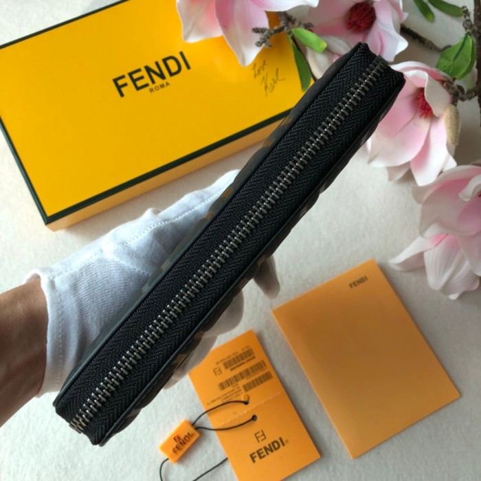 FENDI/フェンディ ラウンドファスナー式長財布 FE19P150-FD13