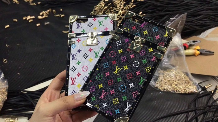 ルイヴィトン モノグラム iphoneX/xr/xs maxケースブランド iphone xs/8plusカバー人気通販 ストラップ付け 男女兼用