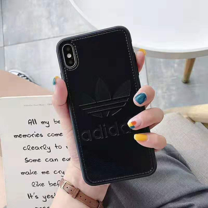 adidas アディダス iphone xrケース 人気 ブランド iphone xs maxケース iphone xs/x/8Plusケース シンプル 純正 耐久性 経典ロゴ 芸能人愛用 激安販売