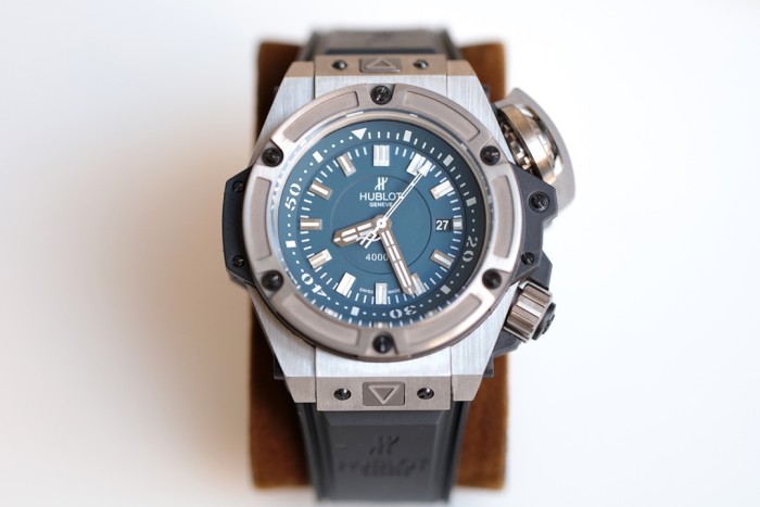 ウブロ SWISS 4100搭載 キングパワー731.NX.1190.RX GX2001P1750-4100-2