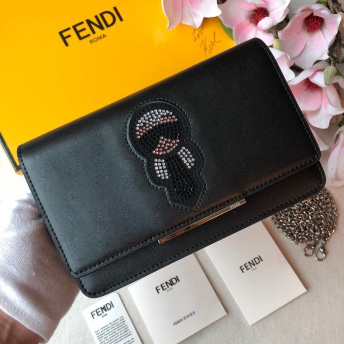 秋冬新作 FENDI/フェンディ ショルダー ハンド FD19P260-FD02