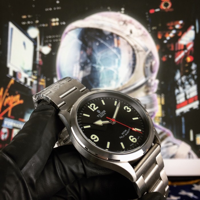 チュードル（TUDOR ）メンズ 時計 42mm 自動巻き 腕時計 TUD-TSH340-36