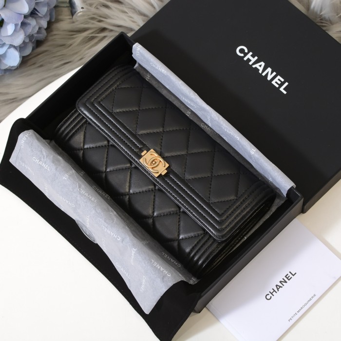 人気商品激安 CHANEL(シャネル) 長財布 三つ折り財布 9016-318