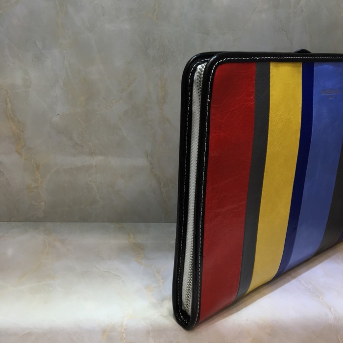 バレンシアガ ☆大人気定番商品☆ セカンドバッグ XD-2001P350-443092-2