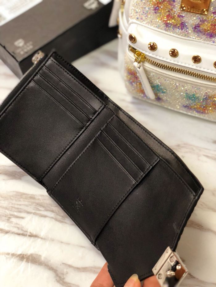 人気商品激安 エムシーエム 短財布 三つ折り財布 8096-MC477