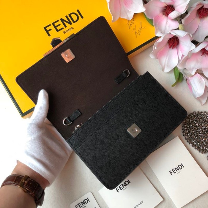 秋冬新作 FENDI/フェンディ ショルダー ハンド FD19P260-FD01