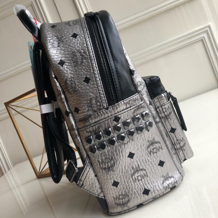 19SS エムシーエム 中号サイズ 後背包 リュック 88029-2-MC476