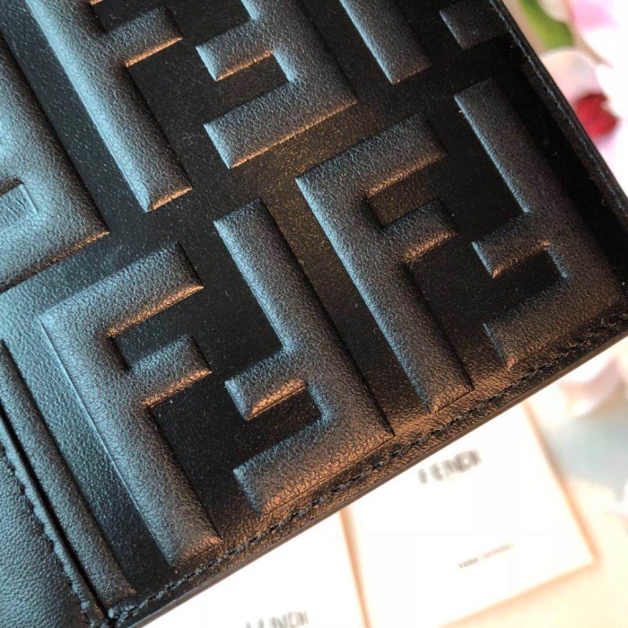 新作 FENDI/フェンディ メンズ 二つ折り短財布 FE19P110-FD08