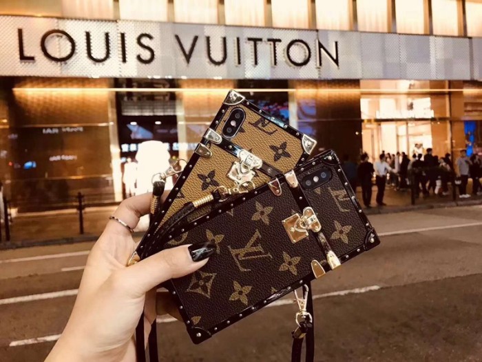ルイヴィトン モノグラム iphoneX/xr/xs maxケースブランド iphone xs/8plusカバー人気通販 ストラップ付け 男女兼用