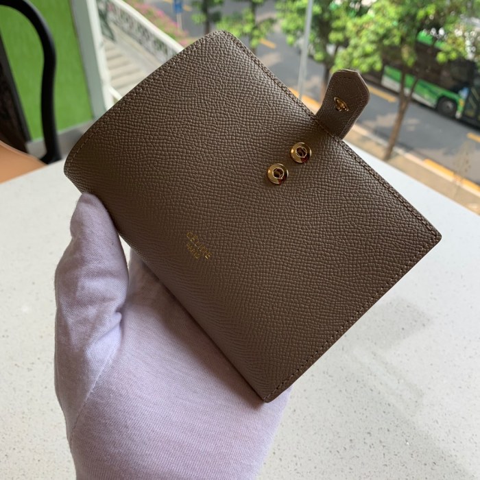 セリーヌ(CELINE）人気 小号 短財布 カードケース 28LB-CL115