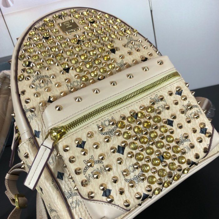 19SS エムシーエム ミニサイズ 後背包 リュック MK19P320-MC061