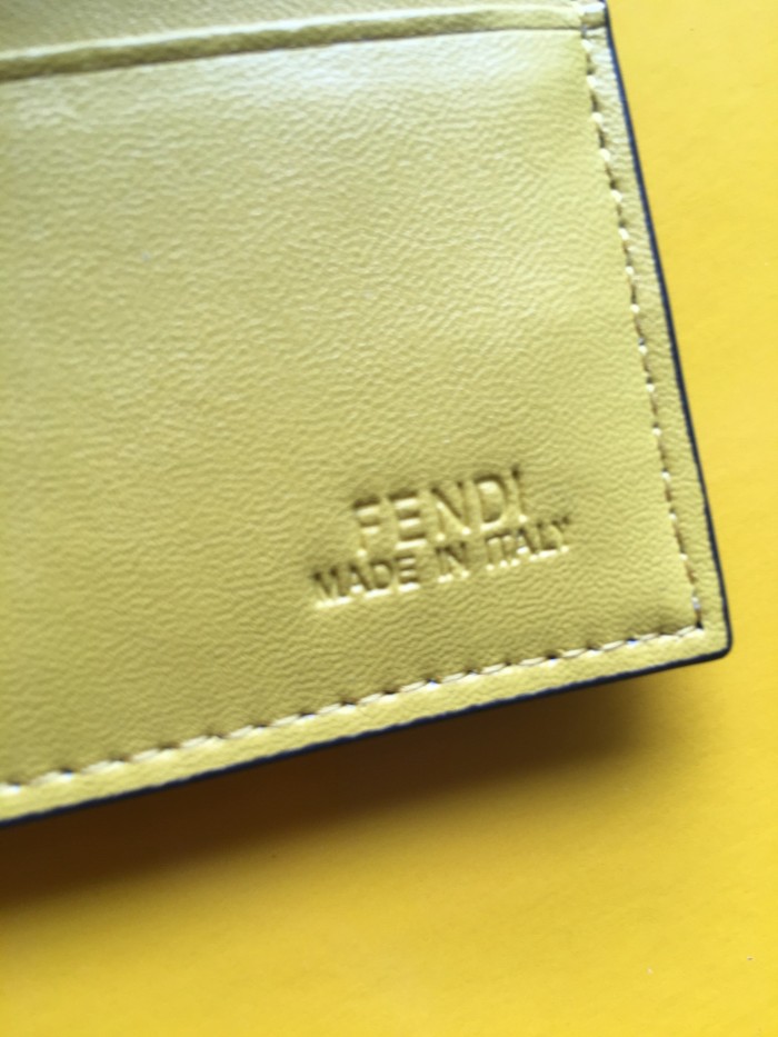 新作 FENDI/フェンディ メンズ 二つ折り短財布 FE19P110-FD01
