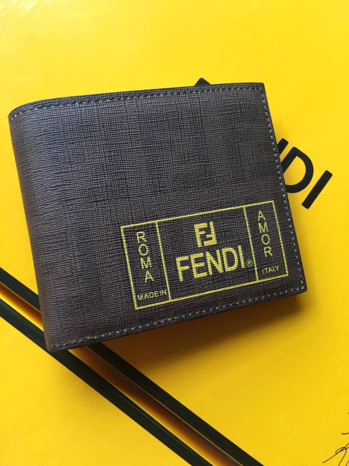 新作 FENDI/フェンディ メンズ 二つ折り短財布 FE19P110-FD01