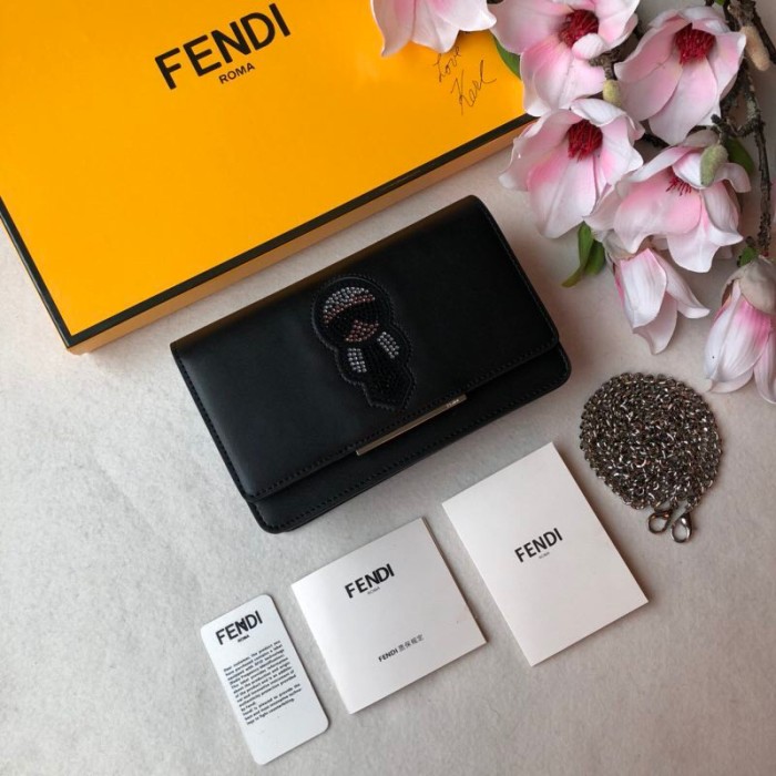 秋冬新作 FENDI/フェンディ ショルダー ハンド FD19P260-FD02