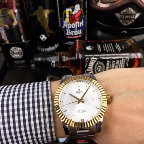 チュードル（TUDOR ）メンズ 時計 42mm 自動巻き 腕時計 TUD-TSH380-40