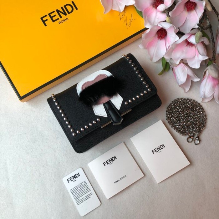 秋冬新作 FENDI/フェンディ ショルダー ハンド FD19P260-FD01