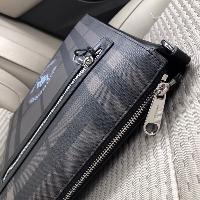 2020SS新作 Burberry バーバリー メンズ ショルダーバック スーパーコピー