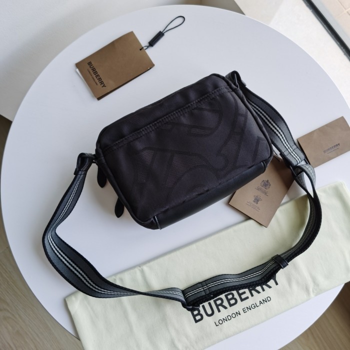 2020SS新作 Burberry バーバリー メンズ ショルダーバック スーパーコピー