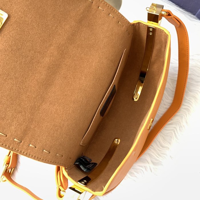 202106SS新作 FENDI フェンディ レディースショルダーバックスーパーコピー